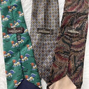 Lovely Silk Valentino 3 Tie Bundle - Novelty Print - Luxury Tie